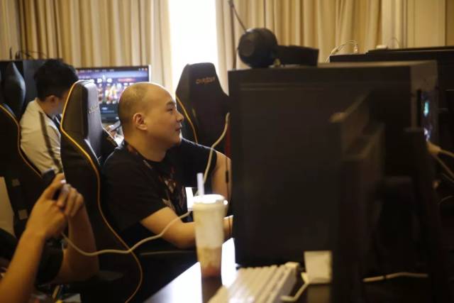 结束了他的六年 JD Gaming 职业生涯！官方：打野 Kanavi 今天离队！