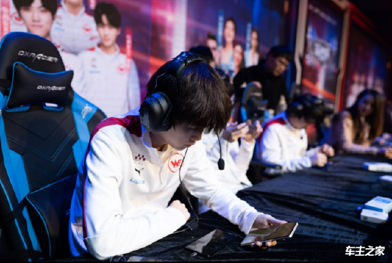 GamerLegion 成功晋级 IEM Dallas 2025 赛季季后赛，战胜了 G2