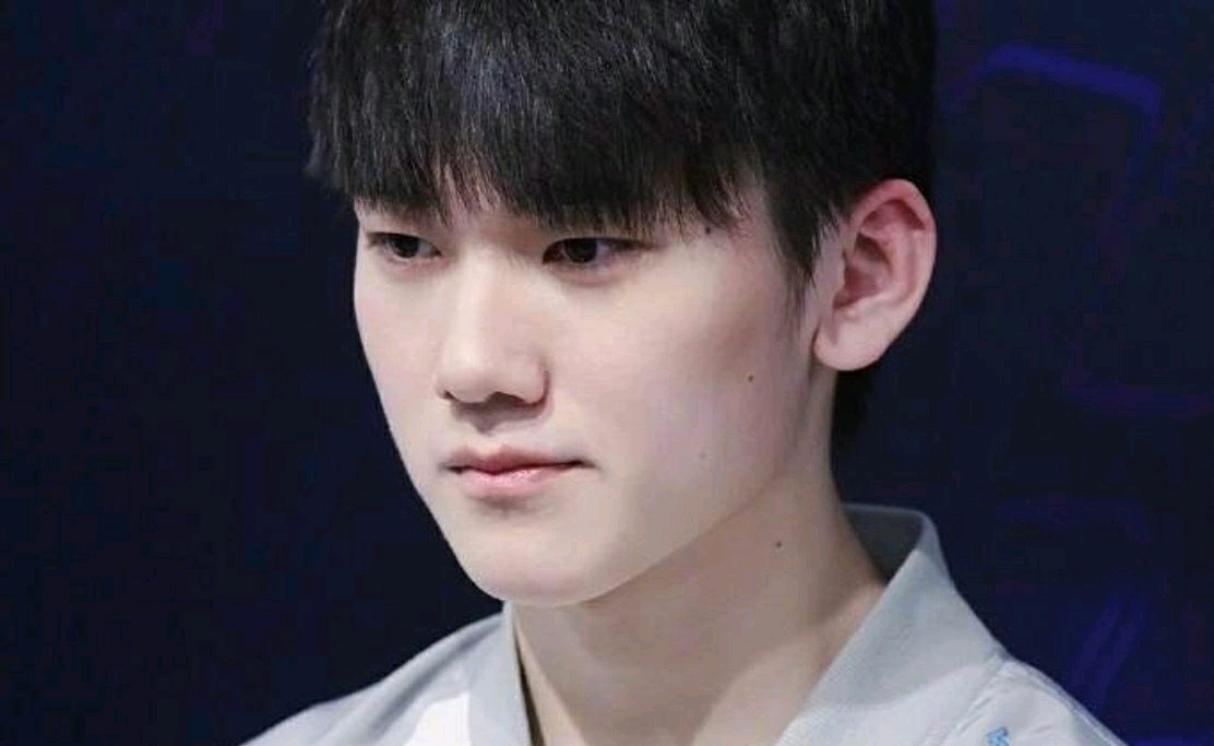 Bilibili Gaming official shared photos： knight went to participate in the City Hero Contest